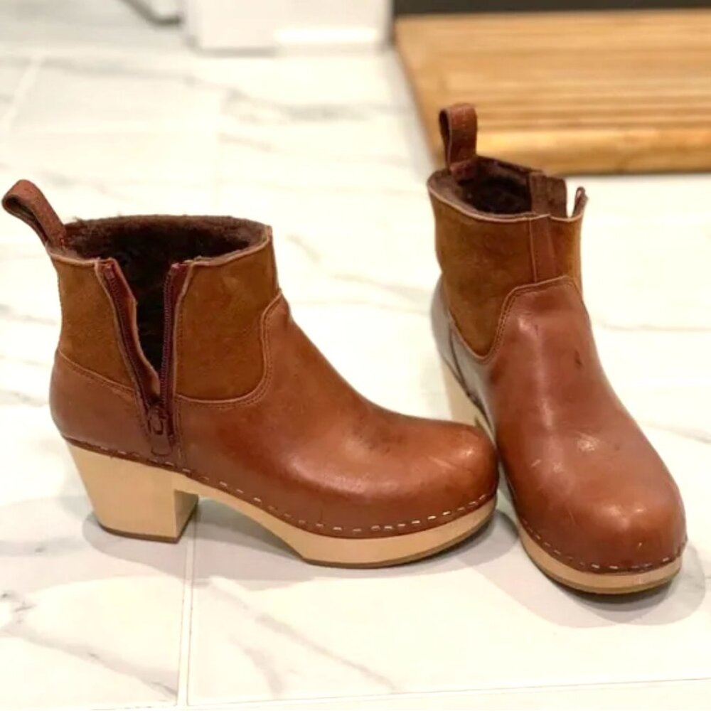 Swedish Hasbeen Shearling Clog Boots - size 37 - Camel, Cognac